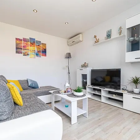 Apartment Stunning In With Kitchen *